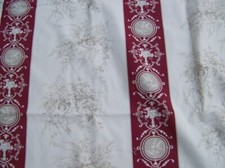 COUPON TISSU RAYURES ROUGE BORDEAUX  ET ECRUE ANGE MEDAILLON -90 cmx100cm - J 11