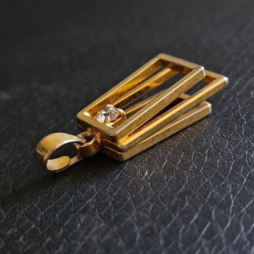 Pendentif minimaliste cadres