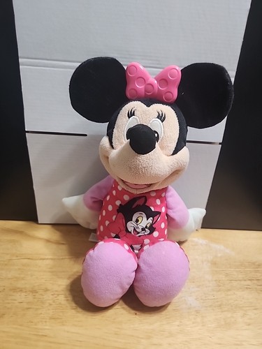 Minnie mouse plush - minnie,