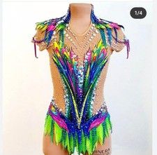 Justaucorps gymnastique rythmique compétition fait main avec environ 4000 de str