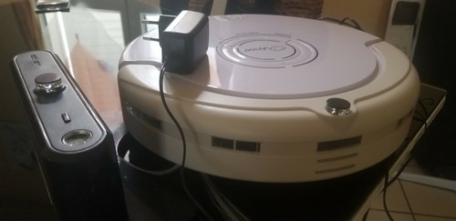 Robot aspirateur blanc - aspirateur,