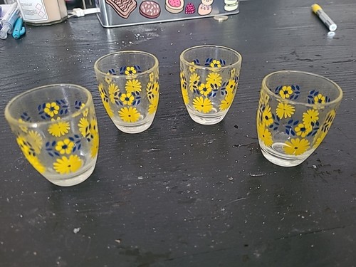 Verre liqueur vintage - a,