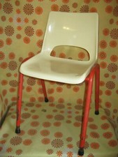 Vintage 80s Ancienne PETITE CHAISE ENFANT en PLASTIQUE et METAL Déco Chambre