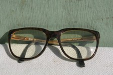 paire de lunettes de vue