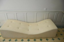 CHAISE LONGUE HOMMAGE A LE CORBUSIER EN SKAI BLANC ET MOUSSE VERS 1960-70 