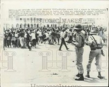 1966 Press Photo Africans riot