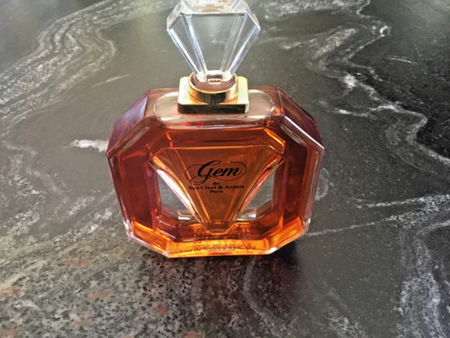 Rare parfum gem - van, and