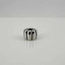 Charm Pandora clip côtelé