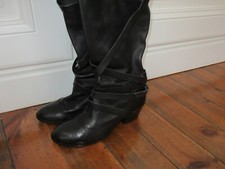Les Petites Bottes Cuissardes