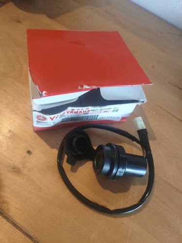 Prise 12v yamaha b678254b0100 - prise,