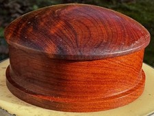 Élégante petite boîte ronde