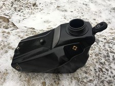 UN RESERVOIR PLASTIQUE ORIGINE D ESSENCE CARBURANT POUR MOTO HONDA 450 CRF 