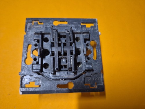 Legrand sagane 84020 - ou, 840