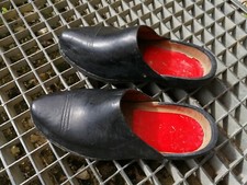  SABOTS EN BOIS et CUIR GALOCHES ANCIENS  galoches d'écurie cloutées 