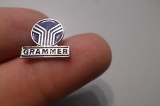 pin s broche badge siege tracteur camion truck tractor logo seat