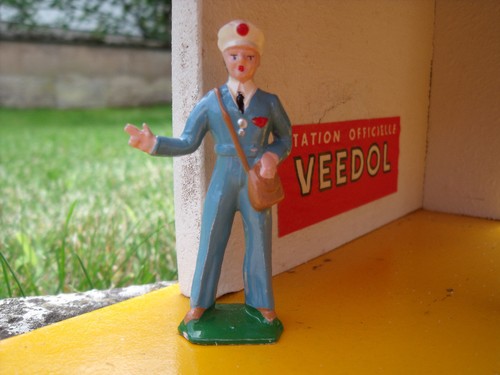 Figurine pompiste garage - ,
