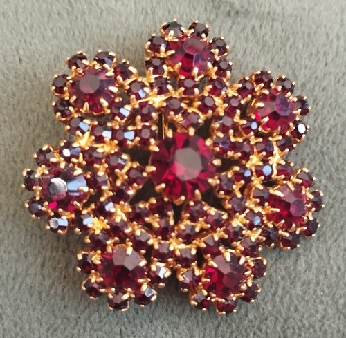 Ancienne broche strass rouge - ancienne,