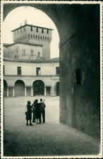 Italia, Mantua, 1953  Vintage silver print. Italy. Photo légendée au verso.  T