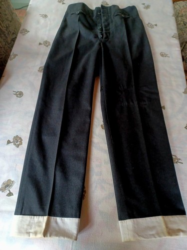 Vêtement pantalon gris - vêtement,