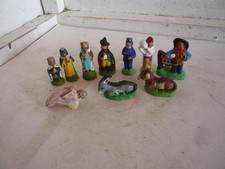 SANTON DE PROVENCE /  10 PERSONNAGES   TERRE CUITE HAUTEUR  3.5  ET  4