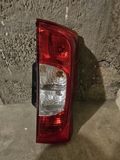 Feu arriere principal droit