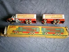 Camion Unic remorque JRD avec boîte