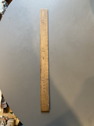 Ancienne règle bois - en,