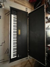 KORG T1 Workstation avec tous