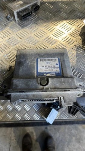 Calculateur moteur renault - moteur,