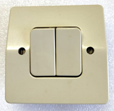 Legrand Neptune Double Interrupteur à griffes Beige TBE