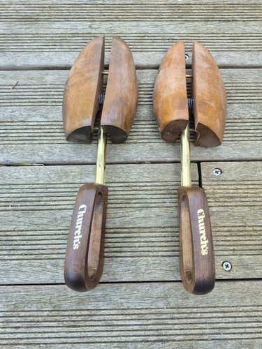 Forme chaussure bois - à,