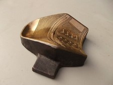 Ancienne matrice chaussures bronze objet déco pour musée Objet d'art populaire