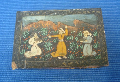V67 petite boite papier maché - boite,