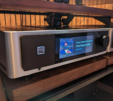 Lecteur réseau NAD M66