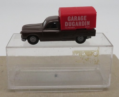 Praline peugeot 403 - 1/87,