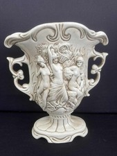 BEAU VASE EN PORCELAINE