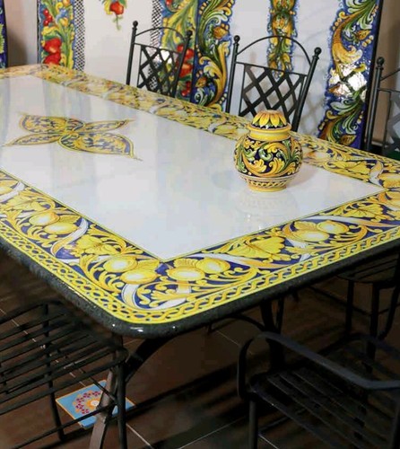 Table pierre lave - de, et