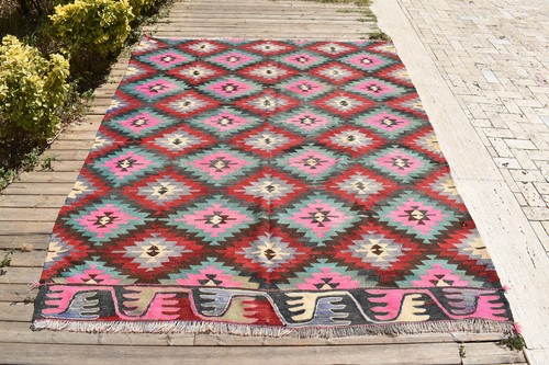 Tapis rose vintage motif