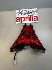 feu arrière 1 patte cassé