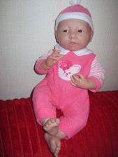 POUPEE FILLE  SEXUEE BERENGUER 37 CM  JUSTE UN PETIT POINT NOIR SUR UN  DOIGT