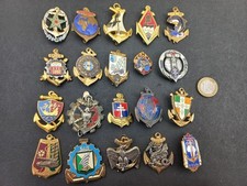 2165/MEDA - Lot de 20 insignes