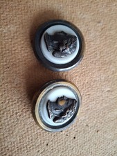 BOUTONS ANCIENS METAL - CAMEE EN VERRE ET LAITON