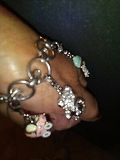 BRACELET AVEC 5 BRELOQUES ARGENT, Or blanc et zircons, modifiable, bijou neuf