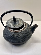 Théière en Fonte avec Inscription Japonaise - Style Traditionnel