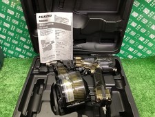 Cloueuse à rouleaux haute