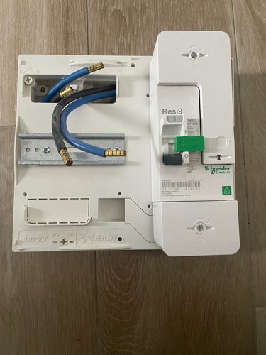 Schneider resi9 db60 - resi9,