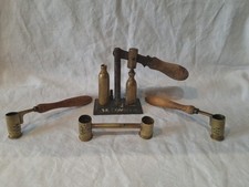 ANCIEN SERTISSEUR CARTOUCHES