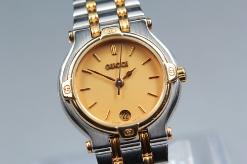 Presque comme neuve montre - [presque,