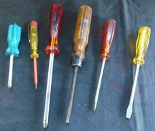 Lot de 6 tournevis anciens – 4 plats + 2 cruciformes – REF 5498 – Outils