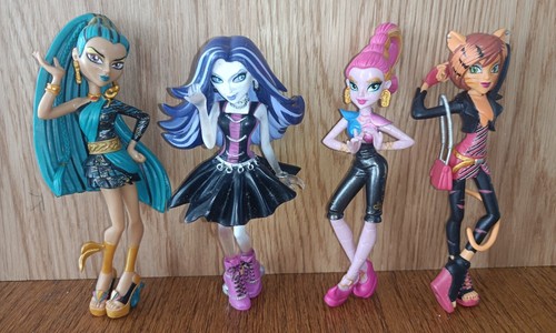 Lot figurines monster high - lot,